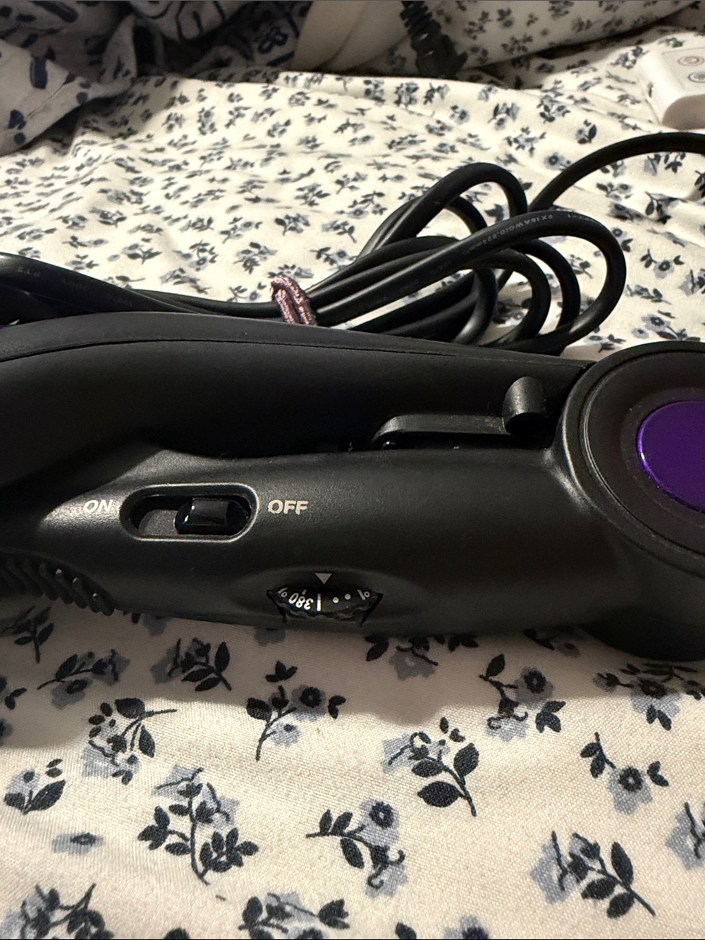 Hot Tools Deep Waver Ceramic 3 barrel styling tool - Picture 3 of 10